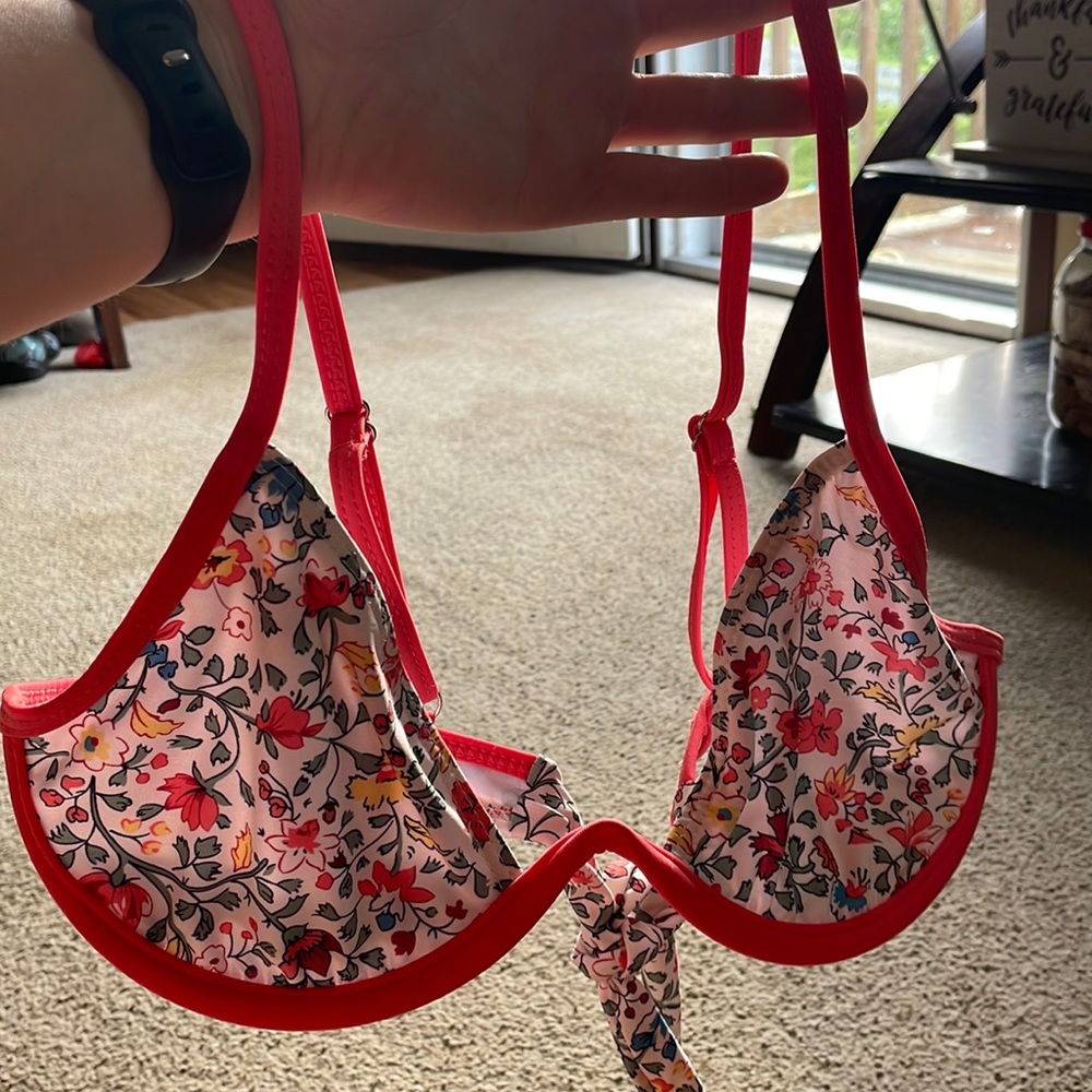 Cute medium size bathing suit top